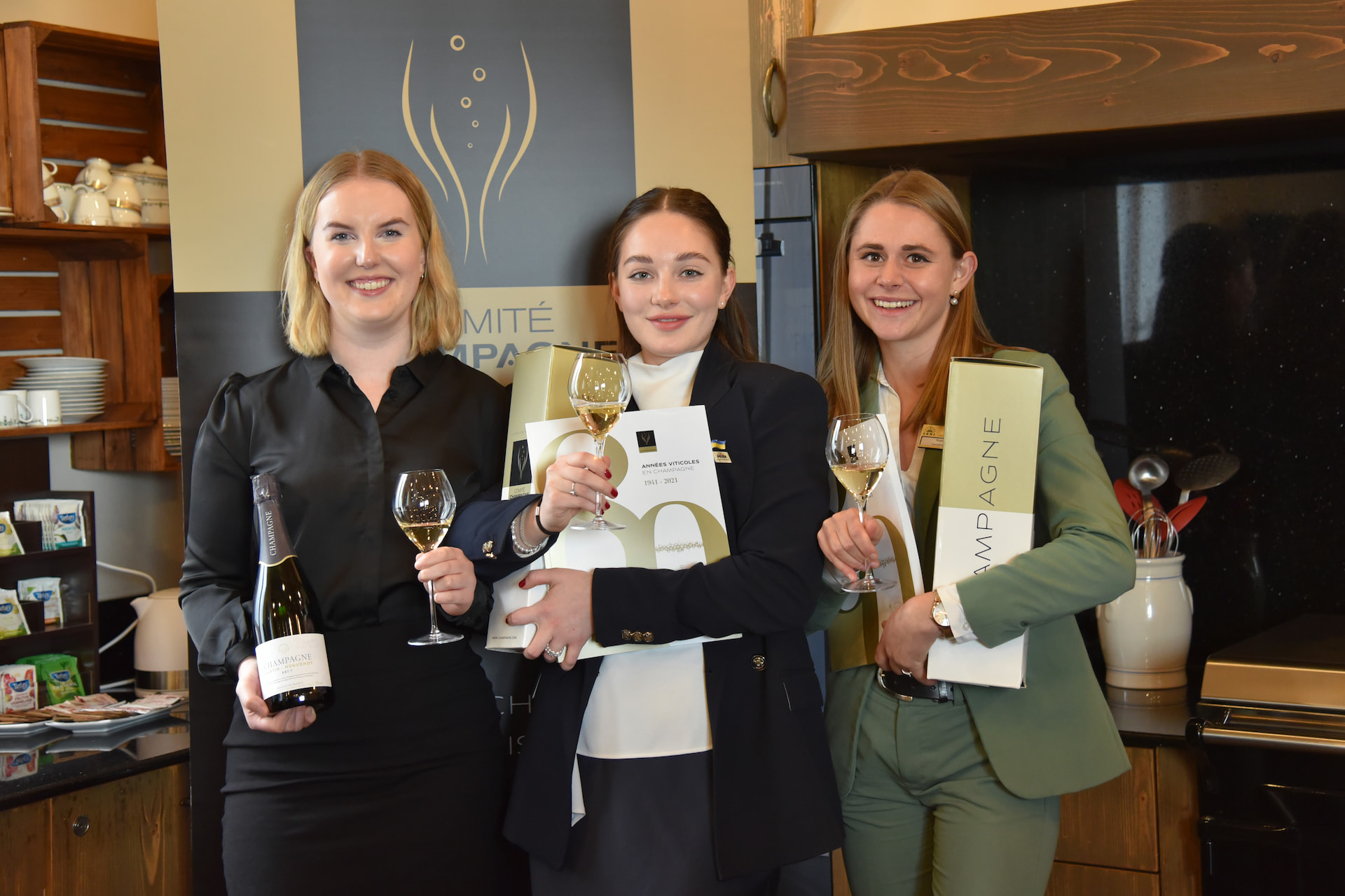 The three winners of the Comité Champagne CRCS Champagne tasting competition